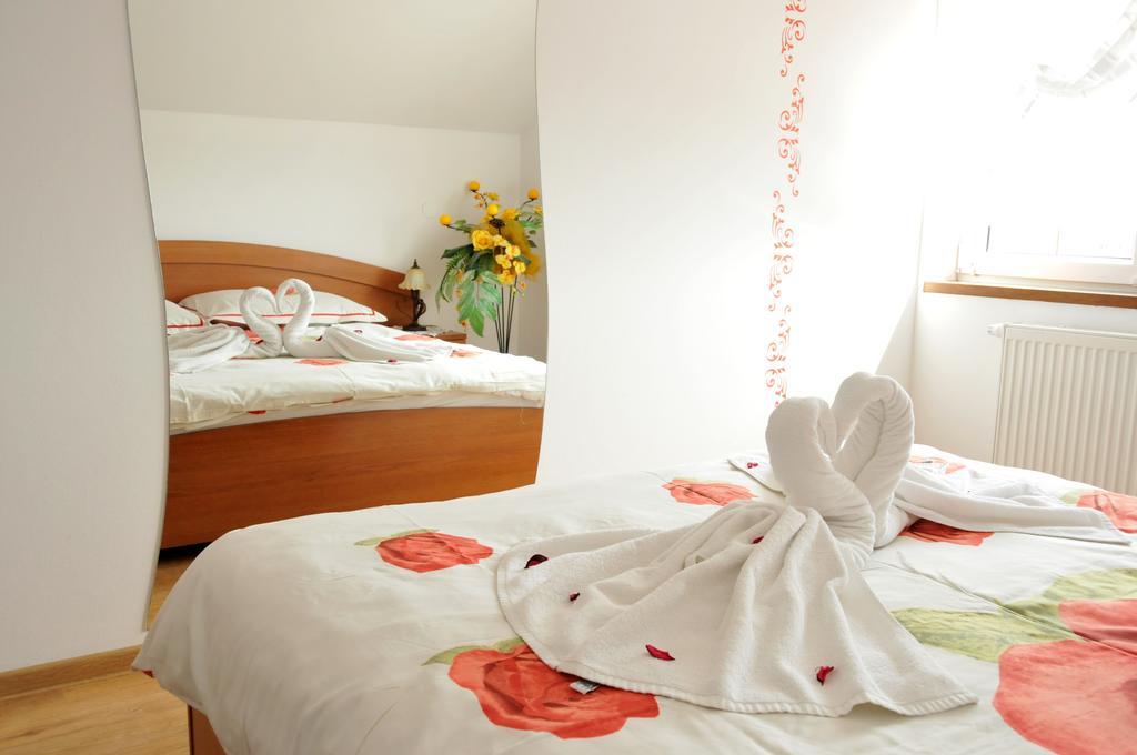 Hotel Restauracja Lorenzo Stopnica エクステリア 写真