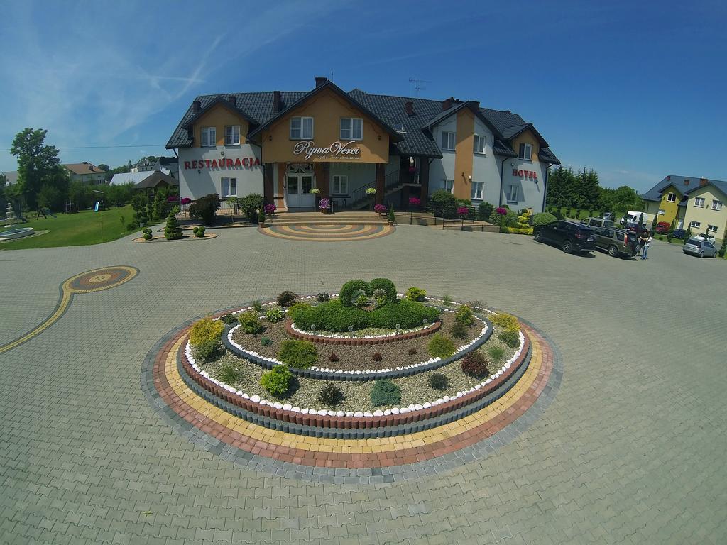 Hotel Restauracja Lorenzo Stopnica エクステリア 写真
