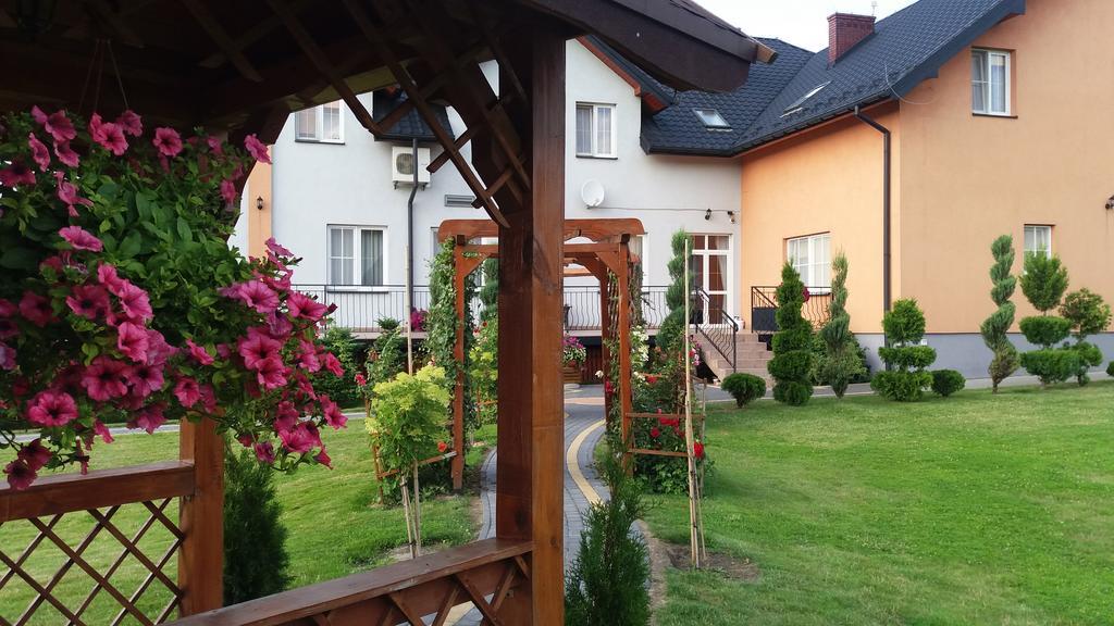 Hotel Restauracja Lorenzo Stopnica エクステリア 写真
