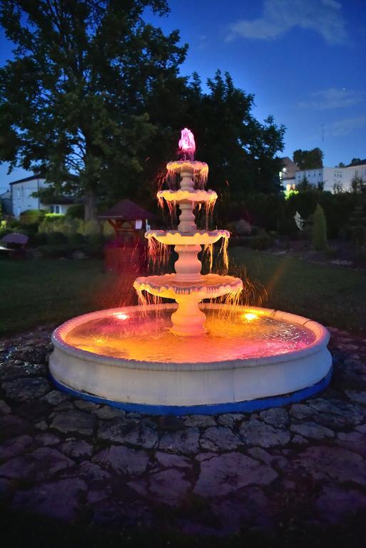 Hotel Restauracja Lorenzo Stopnica エクステリア 写真